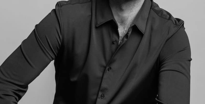 Portrait corporate homme en studio