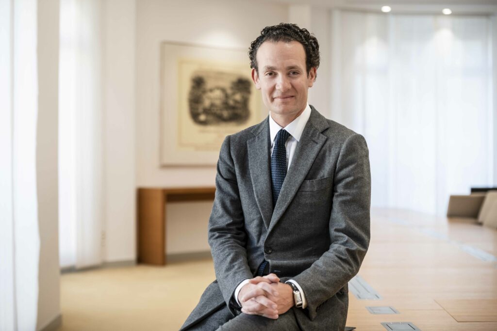 Portrait de dirigeant réalisé en mode lifestyle au siège de l'entreprise