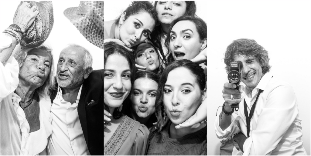 Location cabine photo : sept femmes serrées dans le cadre, en noir et blanc, moues et grands yeux face à l’objectif, une caméra vintage Canon à l’œil, photo noir et blanc en cabine, couple dans une cabine photo, lui fait la moue, elle ouvre grand la bouche, main sur le visage